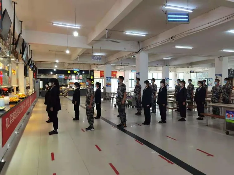 宿遷科技學(xué)校舉辦2021年秋季開學(xué)疫情防控應(yīng)急處置工作實戰(zhàn)演練